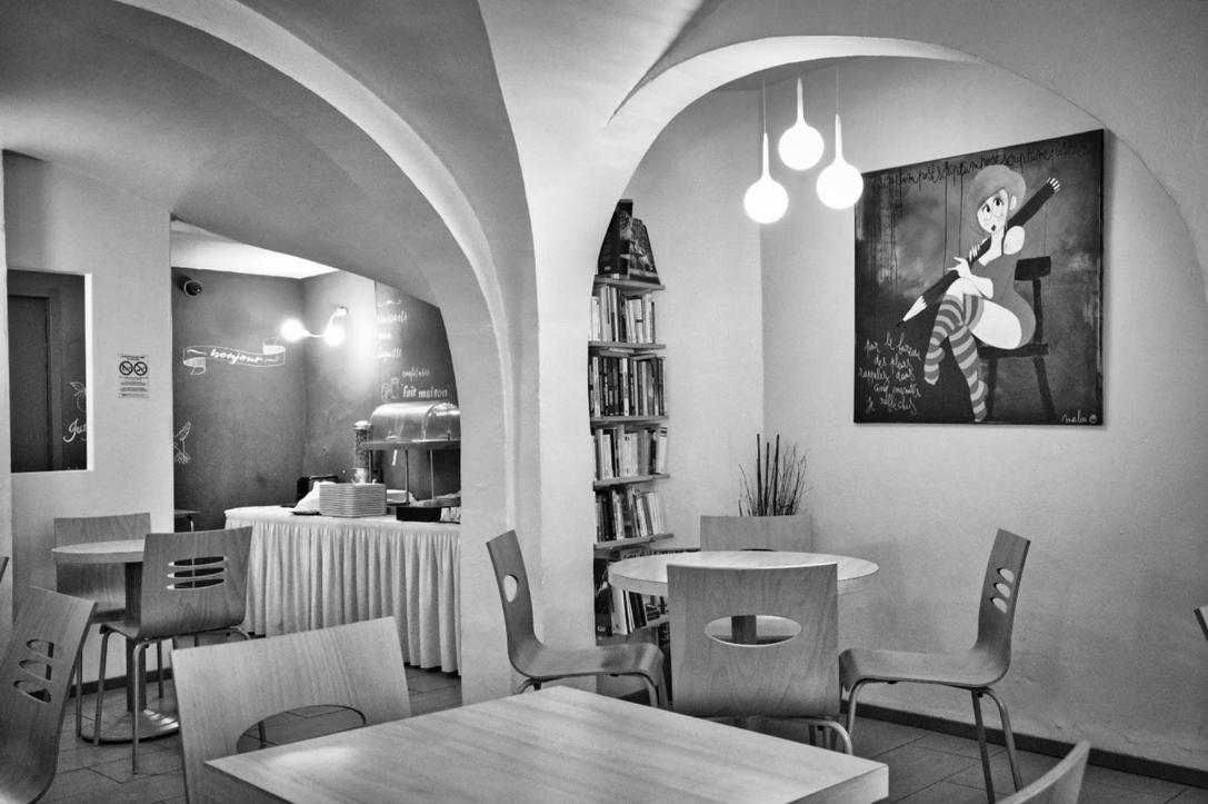 La Taverne Uzès Eksteriør bilde